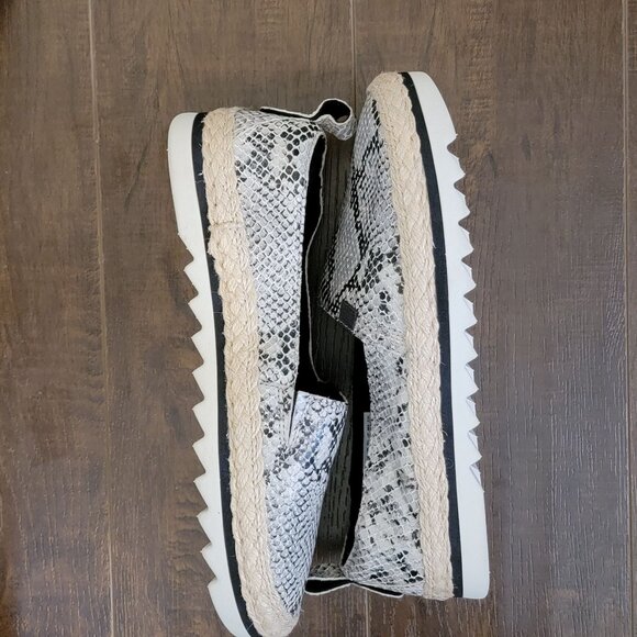 NEW Timberland Slip On Flats Womens 8 Closed Toe Espadrille Casual Comfort - Picture 2 of 9